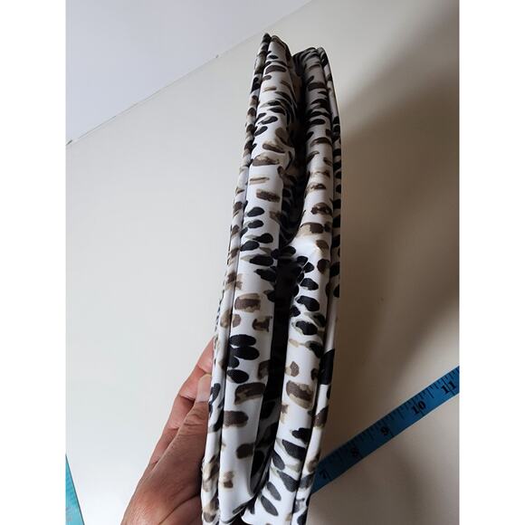 THIRTY-ONE White with Black and Tan Zip Top Cosmetic Small Bag NWOT - Picture 4 of 5